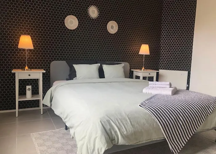 Ground Floor Apartment/Wi-Fi+Free Parking